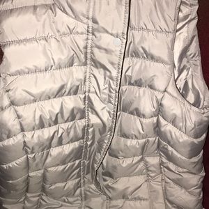 Grey Puffer vest gap
